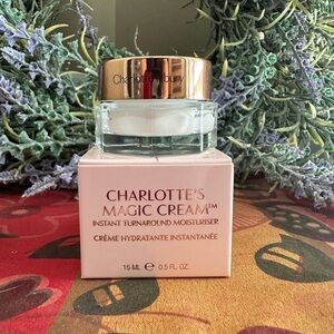 Charlotte Tilbury Magic Cream - Gold and Pink